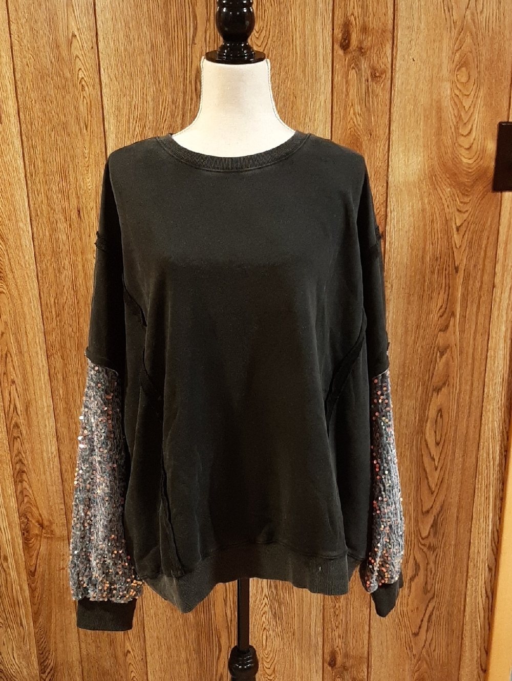 🥀NWT Blue Velvet Black Acid-Washed Sequin Sweatshirt (L)🥀